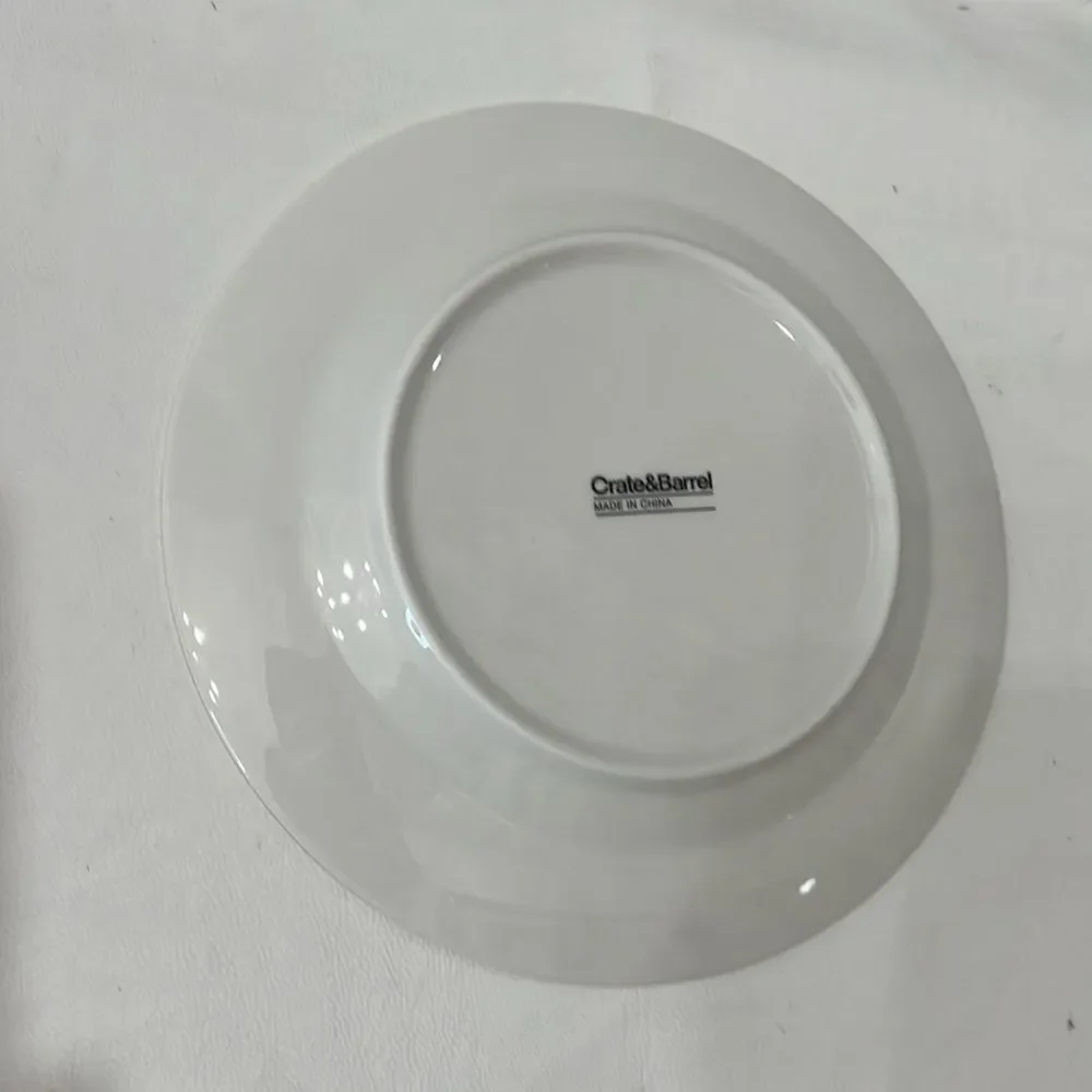 Crate and Barrel Christmas Holiday Dessert Salad Side Plate 7 1/2 In Round Set 3